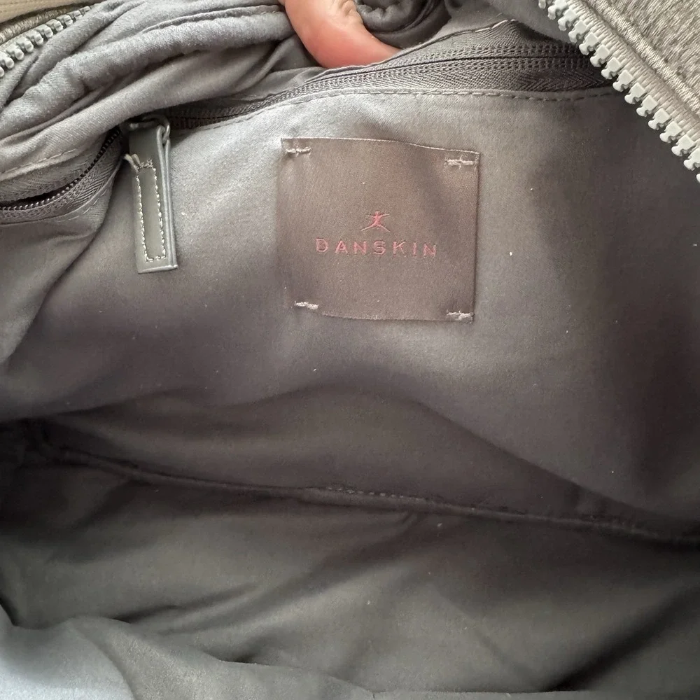Danskin Rowan Neoprene Grey Gym Duffel Bag Shoulder Strap Pockets‎ Active